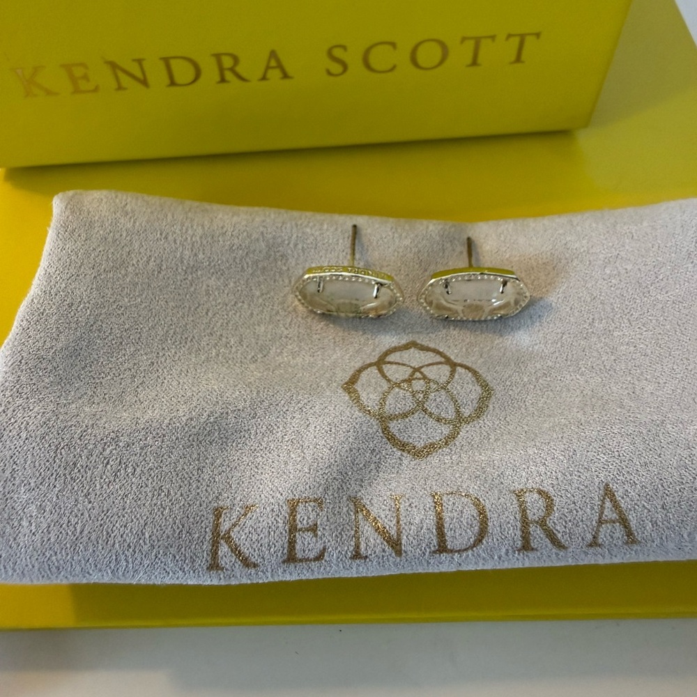Kendra Scott Ellie Gold Stud Earrings